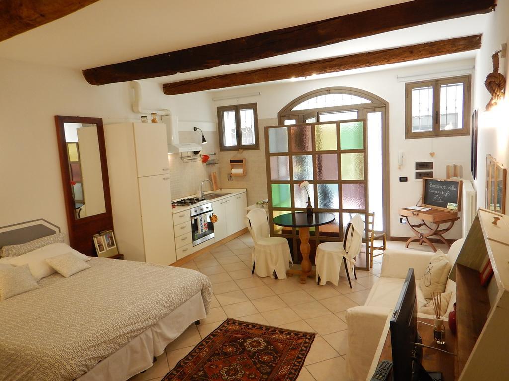 La Casa Degli Zii Leilighet Ferrara Eksteriør bilde