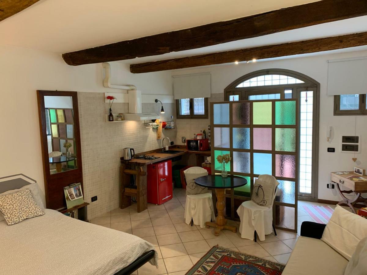 La Casa Degli Zii Leilighet Ferrara Eksteriør bilde