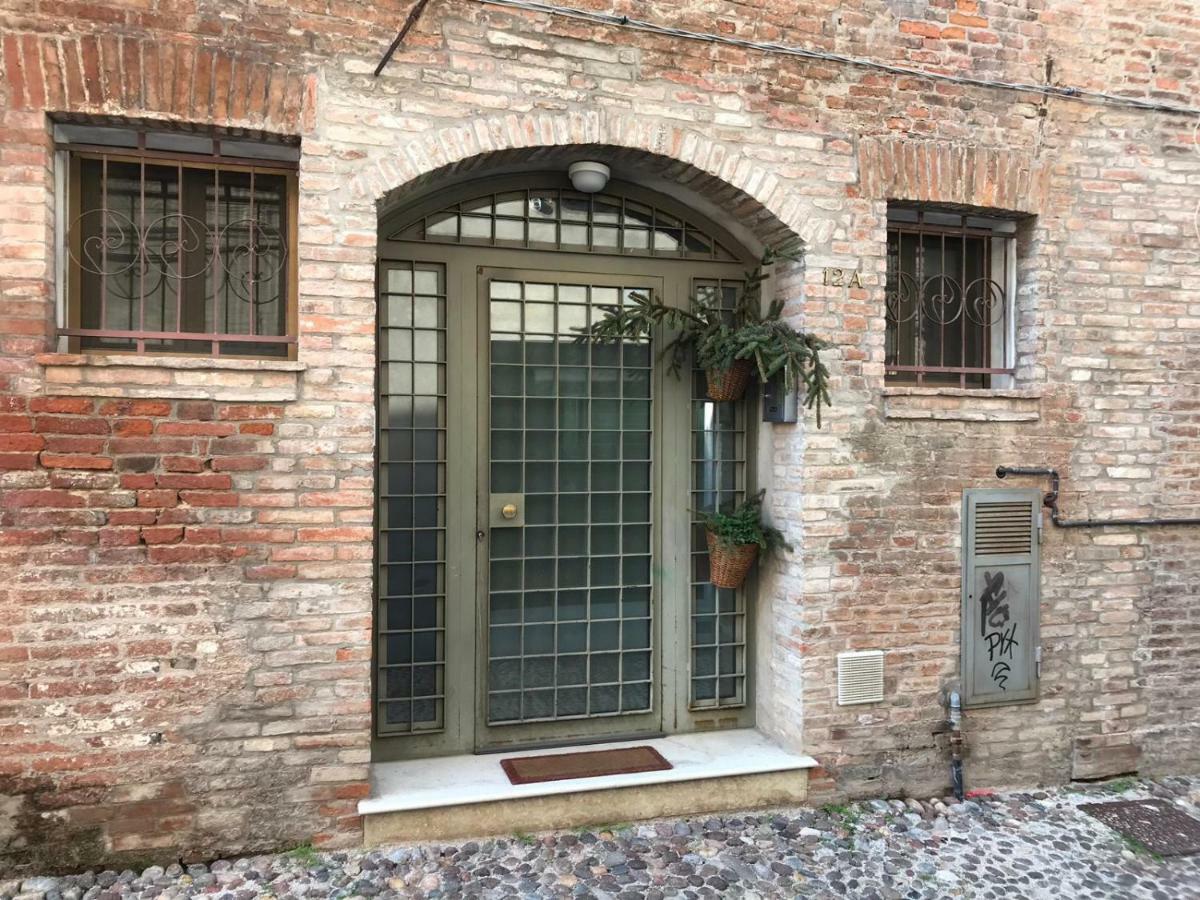 La Casa Degli Zii Leilighet Ferrara Eksteriør bilde
